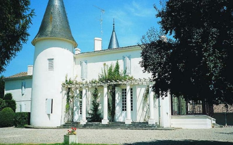 chateau-800-min Château de Seguin